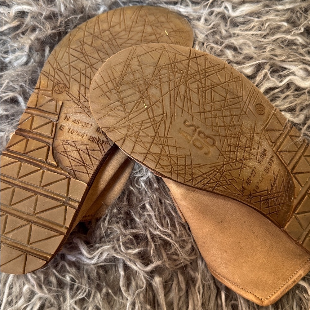 AS98 Buckle Leather Slides Distressed Taupe Sz 8 - Picture 7 of 9
